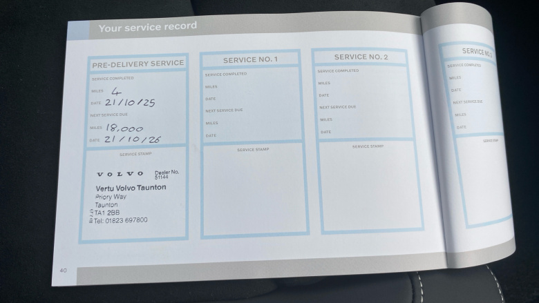 Volvo XC40 2.0 B3P Plus Dark 5dr Auto Petrol Estate